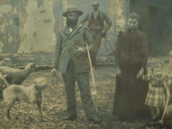 Alphonse Gheux, shepherd in the Ferme Saint-Amandus, Saint-Sauveur